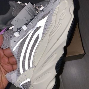 Yeezy static 700 size 4
